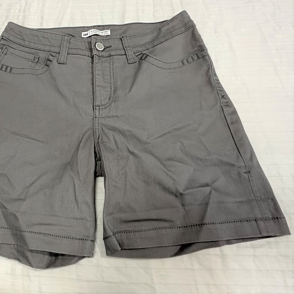 ๐ผ LEE SLENDER SECRET WOMENS JEANS SHORTS SIZE 10 ๐ผ - Picture 3 of 9